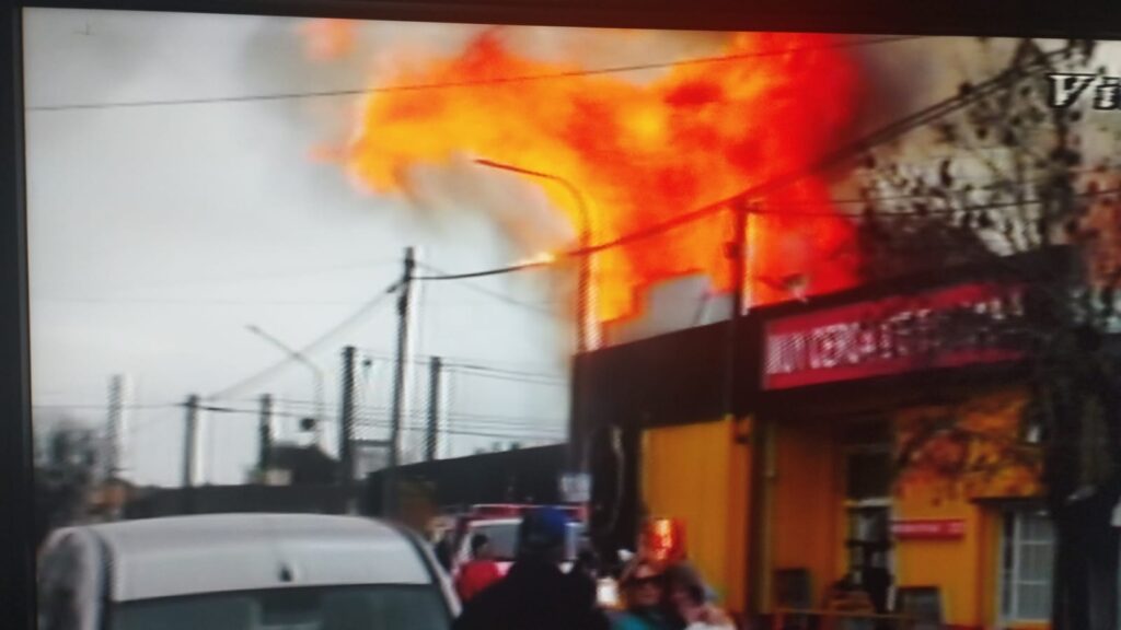 SE INCENDIÓ UN SUPERMERCADO DE LA FRANCIA Y PROVOCÓ DAÑOS MATERIALES